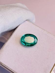Émeraude naturelle de qualité supérieure, ovale, 6,24 carats, 14,9x11,3x5,3 mm, couleur vert intense, certifiée IGI, avec un bel éclat - Product Image 5