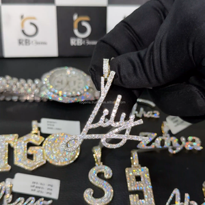 Colgante Personalizable de Plata 925 Bañado en Oro con Nombre Estilo Hip Hop, Diamantes Clásicos VVS y Moissanita, Totalmente Engastado, Unisex, Regalo de Boda - Product Image 4