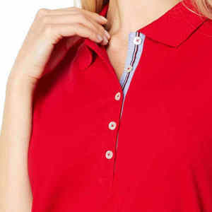 Camiseta Polo Roja de Manga Corta para Mujer, Color Sólido, Tejida, Informal, con Cuello en Contraste y Diseño de Botones - Product Image 2