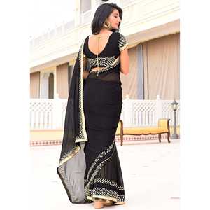 Sari noir exclusif de créateur, taille XS, en organza, avec découpe au dos et superposition transparente, taille naturelle - Product Image 1