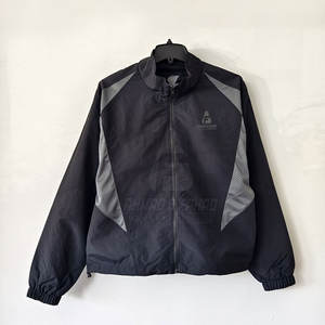 Conjunto corto de dos piezas con cortavientos para hombre, estilo moderno, ideal para el gimnasio, entrenamiento y uso diario. - Product Image 4