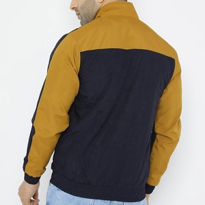 Blouson Bomber Homme Bleu Marine avec Blocs de Couleurs Moutarde, Col Montant, Fermeture Éclair, Veste Décontractée Coupe-Vent pour l'Automne 2027 - Product Image 4