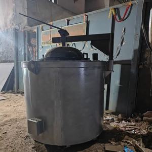 Fourneau à creuset au gaz durable de 350 kg pour le recyclage des déchets d'aluminium avec système de moteur et certification ISO 9001 - Product Image 2