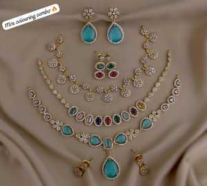 Ensemble de colliers de qualité supérieure, style minimaliste, offre combo idéale pour le bureau et les soirées. - Product Image 1