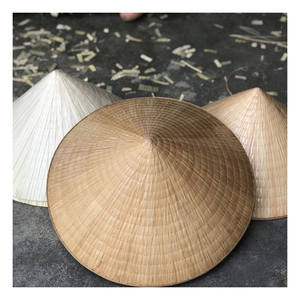 Sombrero Cónico Tradicional de Hoja de Palma de Bambú, Hecho a Mano para Protección Solar, Actividades Agrícolas y Decoración - Product Image 6