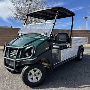 Chariot utilitaire électrique Premium Club Car Carryall, véhicule de transport robuste pour le golf, idéal pour les centres de villégiature, les fermes, l'industrie et les entrepôts - Product Image 1