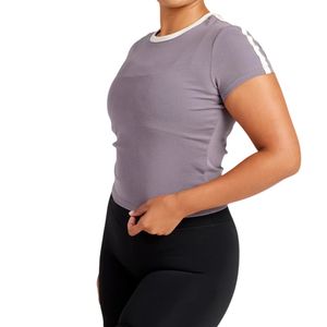 เสื้อยืดครอปผู้หญิงทรงปกติ แขนสั้น คอกลม ผ้าสเตรช พิมพ์ลายรักษ์โลก เหมาะสำหรับโยคะ ฟิตเนส ออกกำลังกาย สวมใส่สบาย กระชับรูปร่าง - Product Image 2