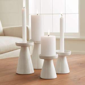 Porte-bougie conique moderne en bois, grande taille, finition chêne naturel, pour la décoration de table, salle à manger, salon - Product Image 1