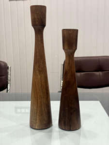 Support à bougies rustique moderne pour intérieur, centre de table de mariage, porte-bougie en bois style rustique, support à bougies en bois personnalisable - Product Image 3