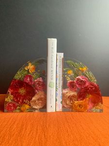 Luxury Resin Bookends Handmade Artistic Book Support for Home Office Bookshelf Decoration and Gift Collection - Product Image 6