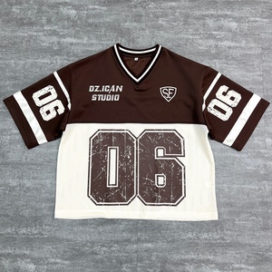 T-shirt vintage streetwear pour homme à manches courtes, col en V, coupe ample, en jersey maillé, avec noms d'équipe personnalisés, tissu respirant et anti-humidité - Product Image 3