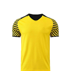 Uniformes de Fútbol con Diseño Moderno a Precio de Mayoreo, Uniformes de Fútbol Personalizados con Sublimación Impresa de la Mejor Calidad - Product Image 5