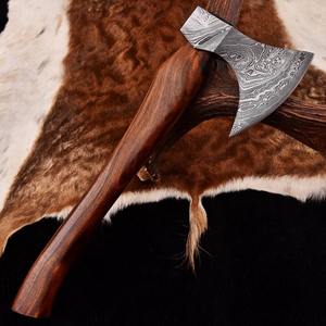 Hache Viking à barbe en acier Damas de qualité industrielle, fabriquée à la main, tomahawk multifonction de haute qualité avec manche en bois - Product Image 5