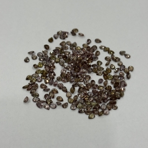 Granat naturel à changement de couleur, taille poire 4x3mm, pierre précieuse calibrée non traitée, brun à rouge, qualité AAA de Madagascar - Product Image 1