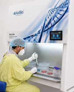 ตู้ปลอดเชื้อ AirBio Falcon 6 ฟุต รุ่น B2 สำหรับการวิจัยวัคซีน - Product Image 2