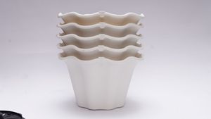 กระถางแขวนพลาสติกทนทานลายดอกทิวลิปหรูหราสำหรับใช้ในร่ม/กลางแจ้ง - Product Image 6