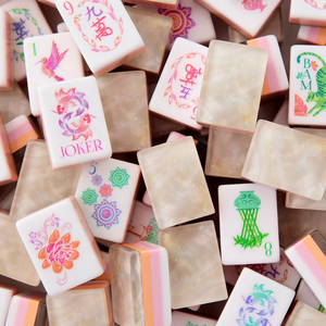 Oh My Mahjong – Jeu de tuiles de Mahjong américain de luxe rose perle, 160 tuiles légères, 4 couches en acrylique, 1 jeu de tuiles de Mahjong américain - Product Image 1