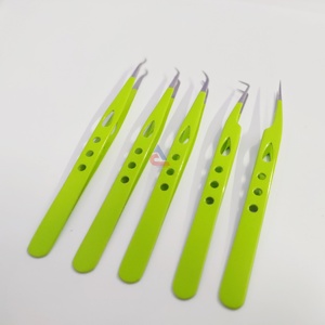 Pinzas profesionales de alta calidad para pestañas de acero inoxidable Aroosh Corp, pinzas de extensión de pestañas puntiagudas con revestimiento verde, logotipo personalizado - Product Image 3