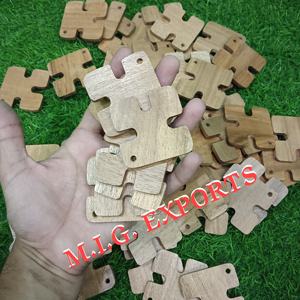 Cartes/tapis en bois utilisées pour la fabrication de textiles complexes et étroits, tels que des ceintures robustes, des sangles, des garnitures de vêtements et des tapisseries. - Product Image 4