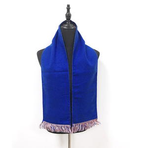 Écharpes de club de football 100 % tricotées, haute qualité, coupe-vent, durables, pour hommes et femmes, avec broderie de patchs personnalisés - Product Image 3
