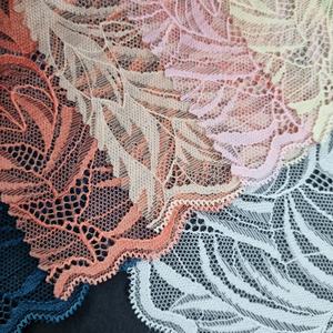 Tela de Encaje Elástica Ligera con Patrón de Hojas, 17.5cm, Nylon y Spandex, Borde Festoneado para Lencería, Vestidos y Novias - Product Image 4