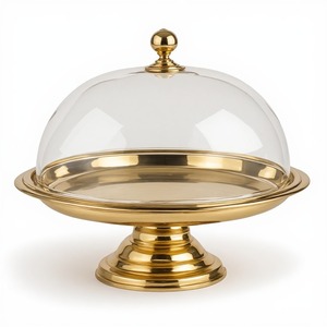 Cúpula de cristal de lujo diseñada para proteger pasteles frescos y realzar la presentación y decoración sofisticada de la mesa. - Product Image 1