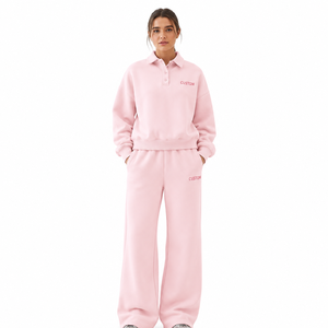 Conjunto de Sudadera y Pantalones Anchos de Pierna Recta con Cuello Polo Rosa Personalizado, Ajuste Relajado, Estilo Lounge, Fabricación OEM de Ropa de Manga Larga Personalizada - Product Image 1