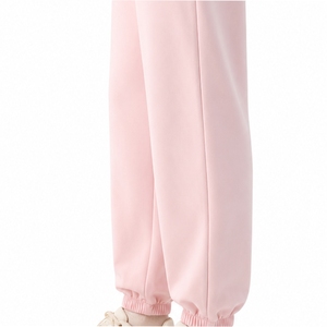 Pantalones deportivos de forro polar personalizados para mujer, tela suave, ajuste cómodo, ropa de descanso, tela transpirable y cómoda para mujer. - Product Image 6