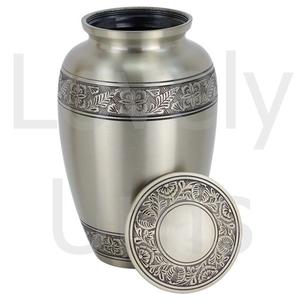 โกศบรรจุอัฐิทองเหลืองเคลือบสีเงินด้าน พร้อมลายใบไม้สลัก - Product Image 5