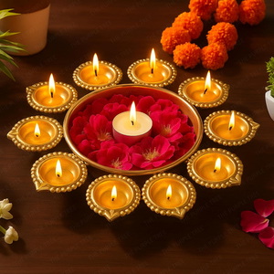 Cuenco Urli Diya Hecho a Mano para Decoración de Diwali, Portavelas de Aceite de Metal Tradicional Indio, Centro de Mesa Decorativo para el Hogar o el Templo - Product Image 4