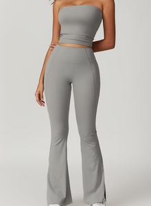 Ensemble de yoga deux pièces pour femme avec haut sans bretelles à logo personnalisé, leggings évasés à taille haute et coupe ajustée, vêtements de sport du fabricant 2026 - Product Image 3