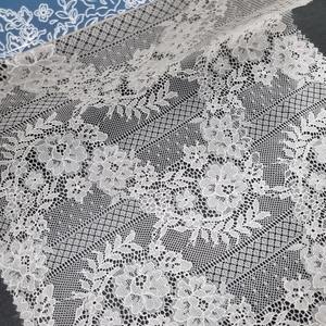 Encaje Elástico Ligero con Diseño Floral de Diamantes, 147 cm, Nailon y Spandex, Tejido Elástico, Color Personalizado para Vestidos de Novia y Lencería - Product Image 1