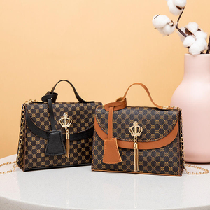 Hot Selling Korean Style 2025 <b>Small</b> Square Bags Alloy Ornament Commerce Travel <b>Handbags</b> for Girls - Product Image 2