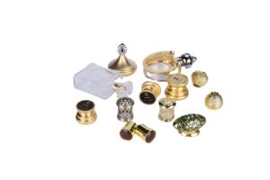 Botella de perfume de lujo, tapa de madera - Product Image 4