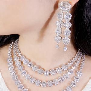 Conjunto de Joyería Elegante de Latón con Zirconia Ojo de Caballo y Cadena de Cristal para Novia - Collar y Pendientes de Moda para Vestido de Novia - Product Image 5