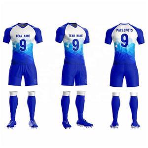 Tenue de football sur mesure de haute qualité, design personnalisé, séchage rapide, respirante, légère, ensemble de tenue de football de haute qualité en polyester - Product Image 1