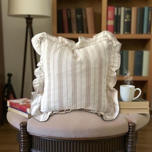 Funda de Cojín de Lino a Rayas con Decoración de Volantes, Funda de Almohada de Alta Calidad, Último Modelo Sostenible - Product Image 2