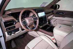 Listo para Enviar: GMC Yukon Denali 4WD 2025, Usado, Título Limpio, Garantía de 3 Años - Product Image 5