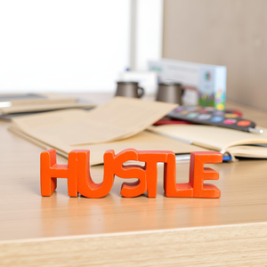 Adorno Decorativo de Madera con Diseño Motivacional 'Hustle' en Color Naranja, Decoración Original para Habitación, Ideal como Regalo de Cumpleaños - Product Image 2