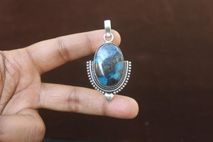 Colgante de crisocola hecho a mano, joyería tribal de plata de ley 925, collar bohemio único, regalo para ella - Product Image 2