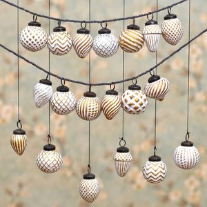 Adornos Navideños Blancos, Elegantes Decoraciones Festivas para Árboles de Navidad - Product Image 3