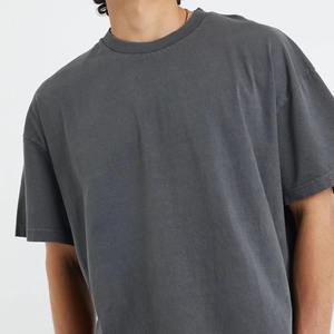 Camiseta extragrande con corte moderno y algodón ligero para mantener tu estilo fresco y cómodo. - Product Image 5