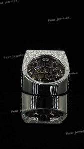 Bague Hip Hop en Moissanite Diamantée Très Demandée pour Hommes, Style Luxe et Tendance, Idéale pour les Soirées, Disponible à la Vente - Product Image 2