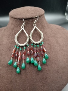 Pendientes Colgantes Geométricos Chapados en Oro Estilo Bohemio con Corte Princesa, Perlas Rojas y Verdes Clásicas para Mujer - Product Image 6