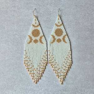 Pendientes de moda con cuentas de semillas y flecos, estilo nativo, en 19 colores, solo 2 unidades restantes - Product Image 1