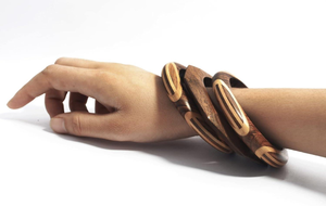 Ensemble de bijoux classiques traditionnels en bois imperméable, bracelets faits à la main en bois naturel, personnalisables, mignons, par AFZA ENTERPRISES - Product Image 3