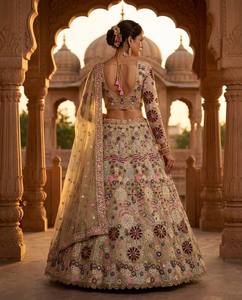 Conjunto de Lehenga de Boda Tradicional Divyam Creation, Bordado a Mano con Loto en Tela de Red, Completamente Cosido, con Spandex Premium, Largo hasta el Suelo - Product Image 4