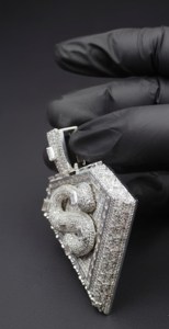 จี้เพชรโมอิสซาไนต์ทรงบาแกตต์และทรงกลมแบบฝังเพชรเต็มวง รูปซูเปอร์แมน สร้อยคอเงินแท้ 925 สไตล์ฮิปฮอป จากผู้ผลิตเครื่องประดับ - Product Image 4