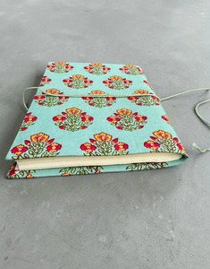 Carnet à couverture rigide en tissu floral, reliure cousue main, papier fait main, design imprimé, fleurs vert sarcelle, orange, rouge - Product Image 4