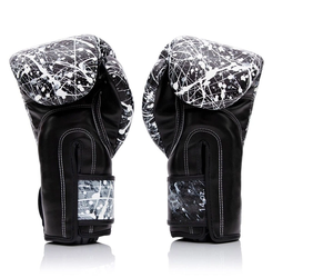 ถุงมือชกมวย FAIRTEX รุ่นล่าสุด คุณภาพพรีเมียมแบบสั่งทำพิเศษ หนังวัวแท้ ปิดแบบตีนตุ๊กแก - Product Image 4